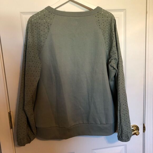 Gap Sage Green Eyelet Sleeve Sweatshirt Size Large - Picture 5 of 5